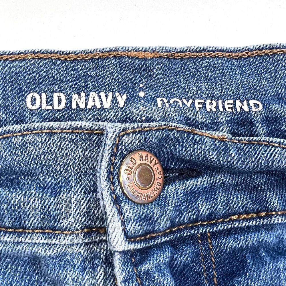 Old Navy Cuffed Boyfriend The Drew Mid Rise Stretch Shorts - Picture 4 of 7
